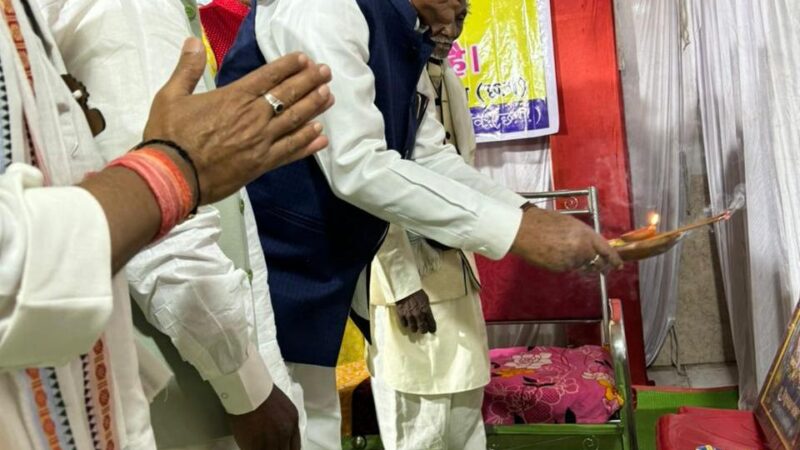 खाद्य मंत्री श्री दयालदास बघेल शहीद वीर रामाधीन गोंड़ शहादत दिवस कार्यक्रम में हुए शामिल