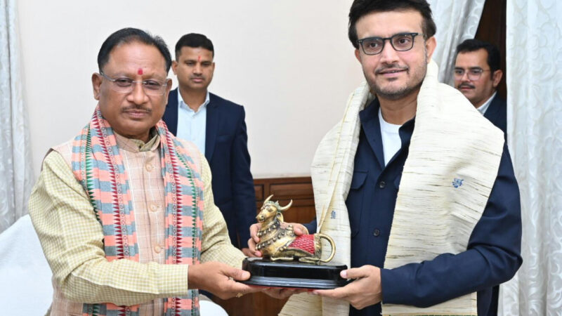मुख्यमंत्री श्री साय ने भारतीय क्रिकेट टीम के पूर्व कप्तान एवं बीसीसीआई के पूर्व अध्यक्ष श्री सौरव गांगुली से सौजन्य मुलाकात में बताया