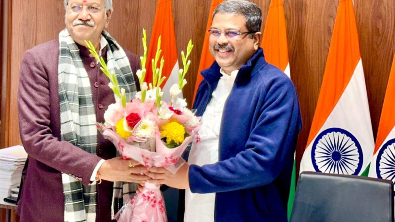 स्कूल शिक्षा मंत्री श्री बृजमोहन अग्रवाल ने केंद्रीय मंत्री श्री धर्मेंद्र प्रधान से की मुलाकात