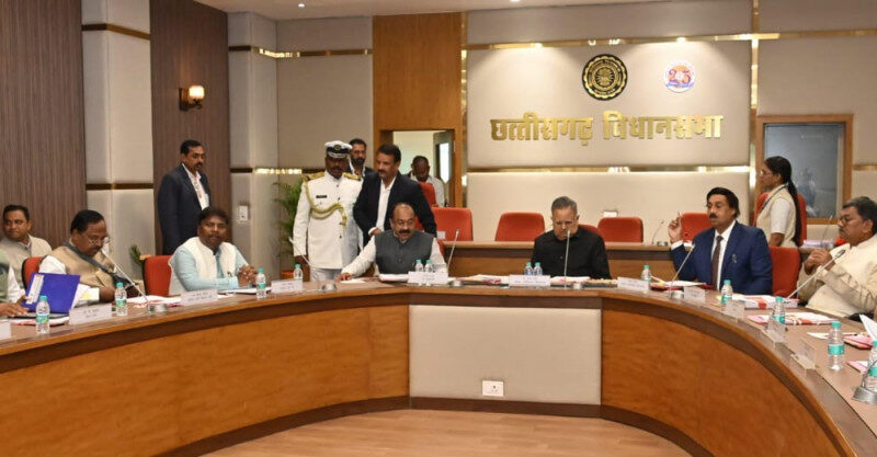 विधानसभा अध्यक्ष डॉ. रमन सिंह की अध्यक्षता में आज छत्तीसगढ़ विधानसभा के समिति कक्ष में कार्य मंत्रणा समिति की बैठक आयोजित की गई