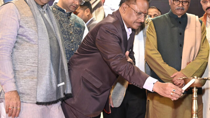  मुख्यमंत्री श्री विष्णु देव साय ने कवि सम्मेलन 5.0 का किया शुभारंभ