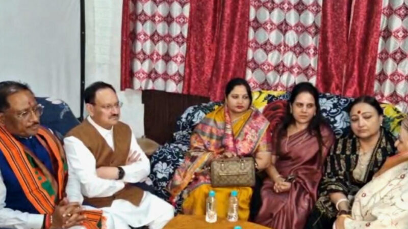 केंद्रीय स्वास्थ्य मंत्री श्री नड्डा ने पूर्व राज्यसभा सदस्य स्व. श्री गोपाल व्यास के परिजनों से की मुलाकात