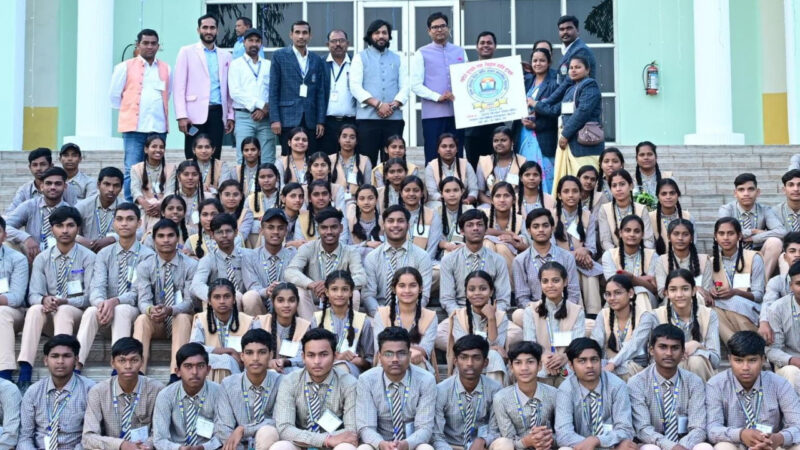  स्कूली बच्चों का विधानसभा का शैक्षणिक भ्रमण