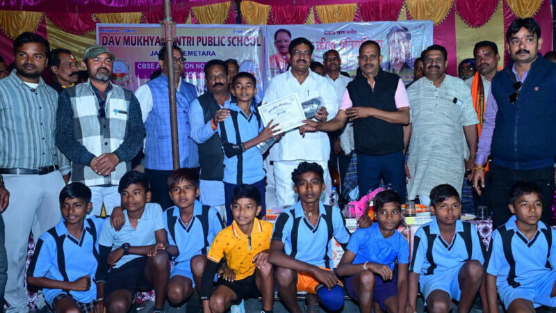 खाद्य मंत्री ग्राम जांता में आयोजित बाल क्रीड़ा प्रतियोगिता एवं सांस्कृतिक कार्यक्रम में हुए शामिल