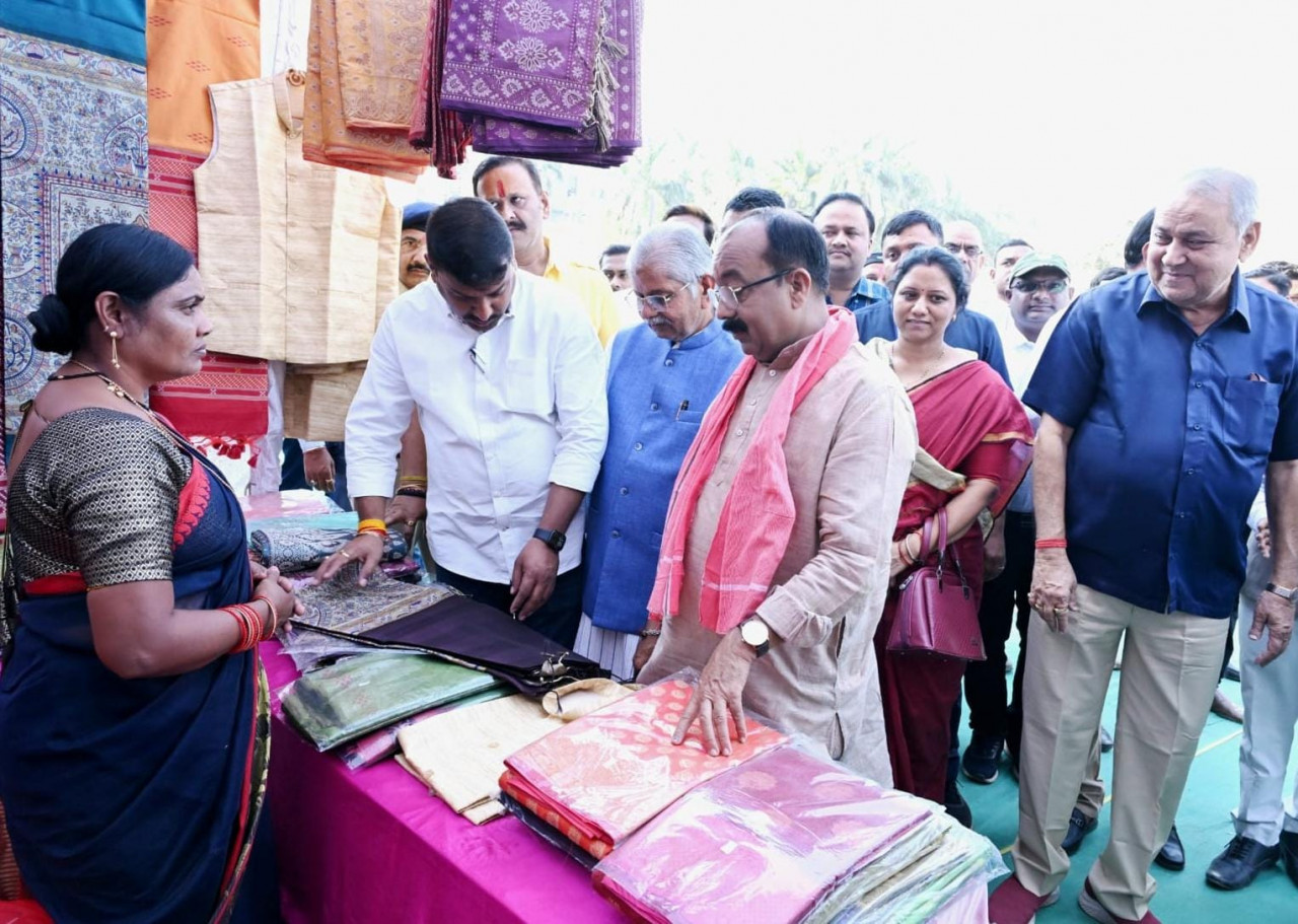 स्थानीय उत्पादों को बाजार उपलब्ध कराने और महिलाओं को सशक्त बनाने का जरिया है सरस मेला – श्री अरुण साव