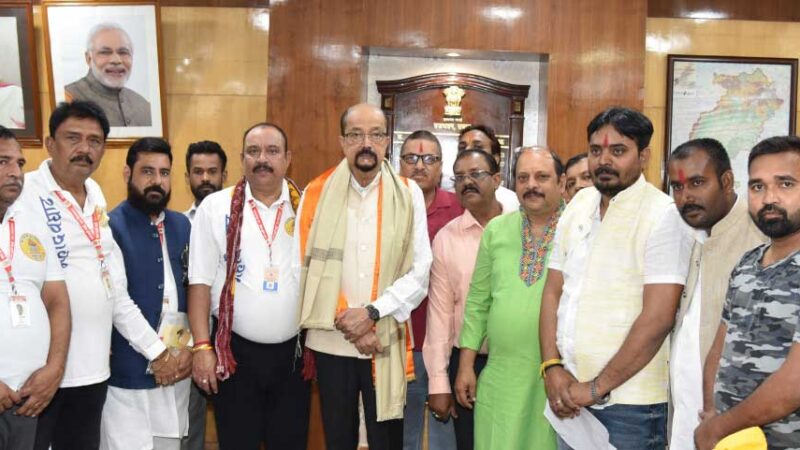 राज्यपाल श्री डेका को छठ महापर्व में शामिल होने के लिए न्यौता