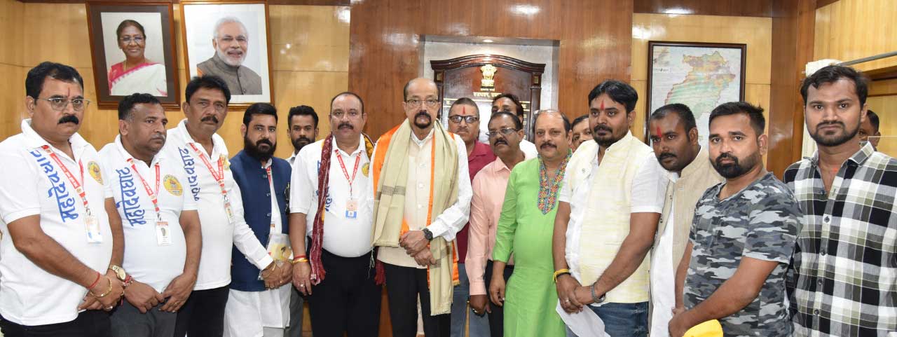 राज्यपाल श्री डेका को छठ महापर्व में शामिल होने के लिए न्यौता