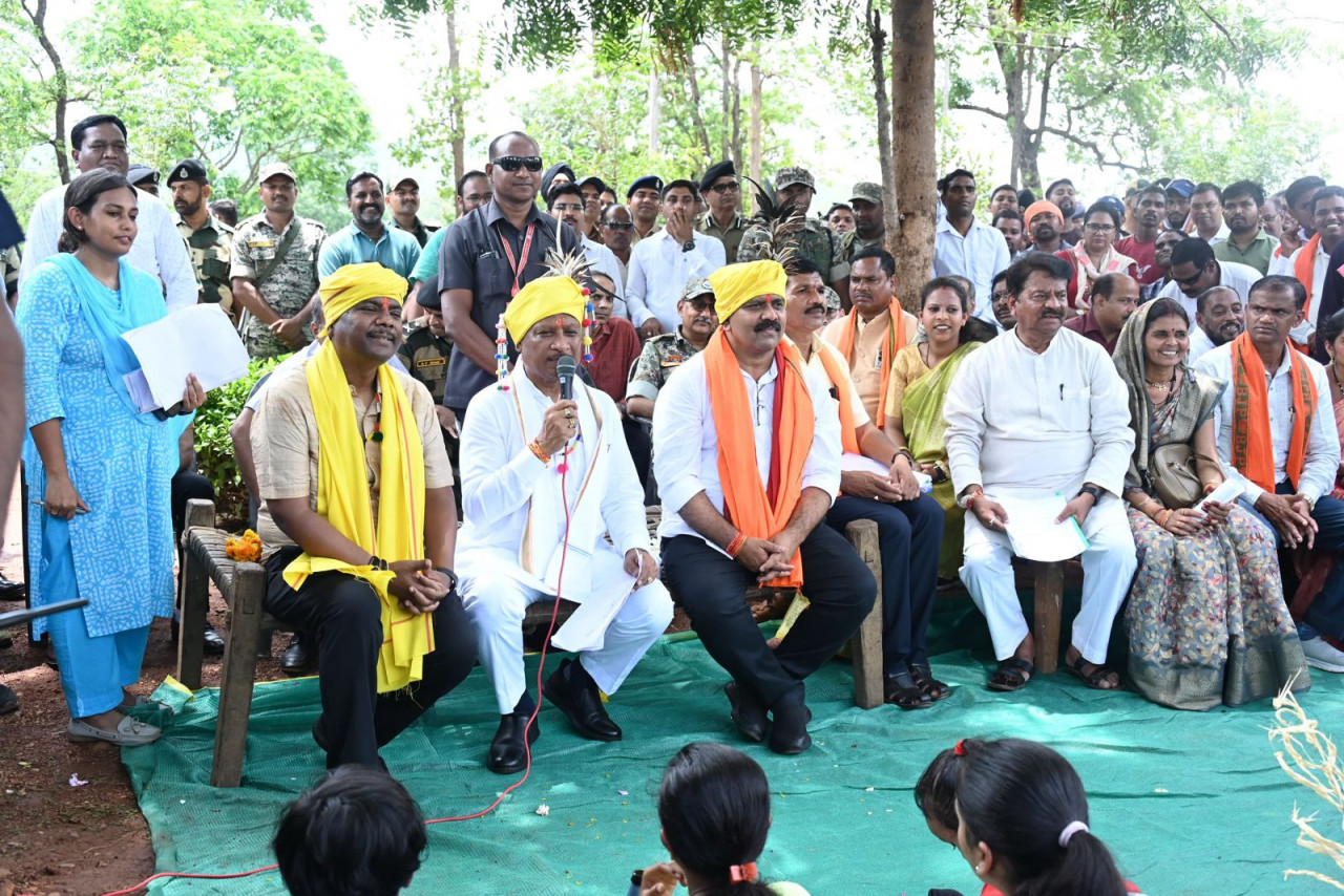 मुख्यमंत्री श्री विष्णु देव साय ने बासिंग में लगाई चौपाल