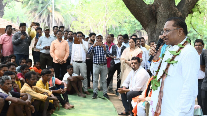 मुख्यमंत्री श्री विष्णु देव साय पहुंचे दंतेवाड़ा जिले के ग्राम मुलेर : छत्तीसगढ़ के अंतिम छोर पर पहुंचा सुशासन तिहार