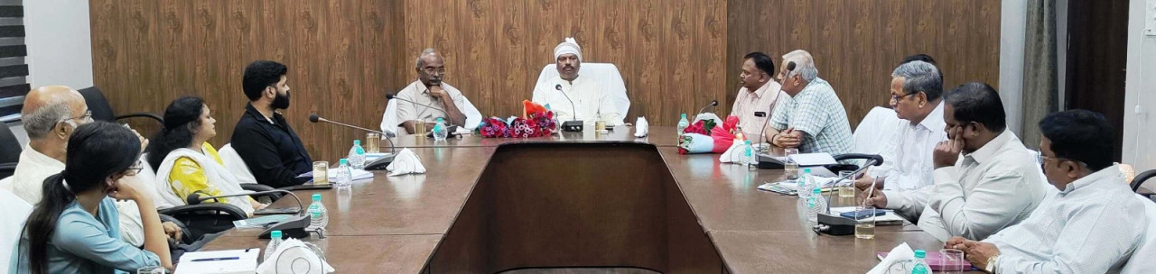 प्रदेशवासियों को औषधीय पौधों की खेती से जोड़े: औषधीय एवं पादप बोर्ड अध्यक्ष श्री विकास मरकाम