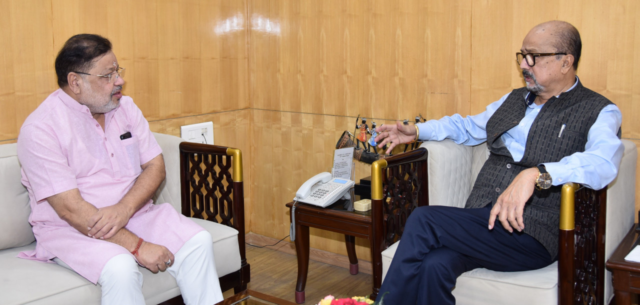 राज्यपाल श्री रमेन डेका से विधायक श्री सोनी ने सौजन्य भेंट की