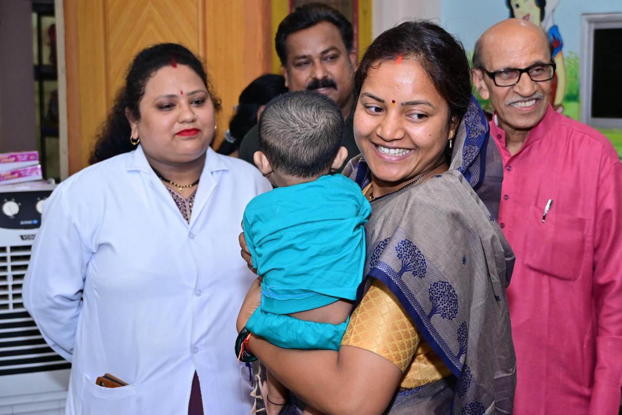 मंत्री श्रीमती लक्ष्मी राजवाड़े ने किया ‘सेवा भारतीय मातृ छाया शिशु गृह’ का निरीक्षण