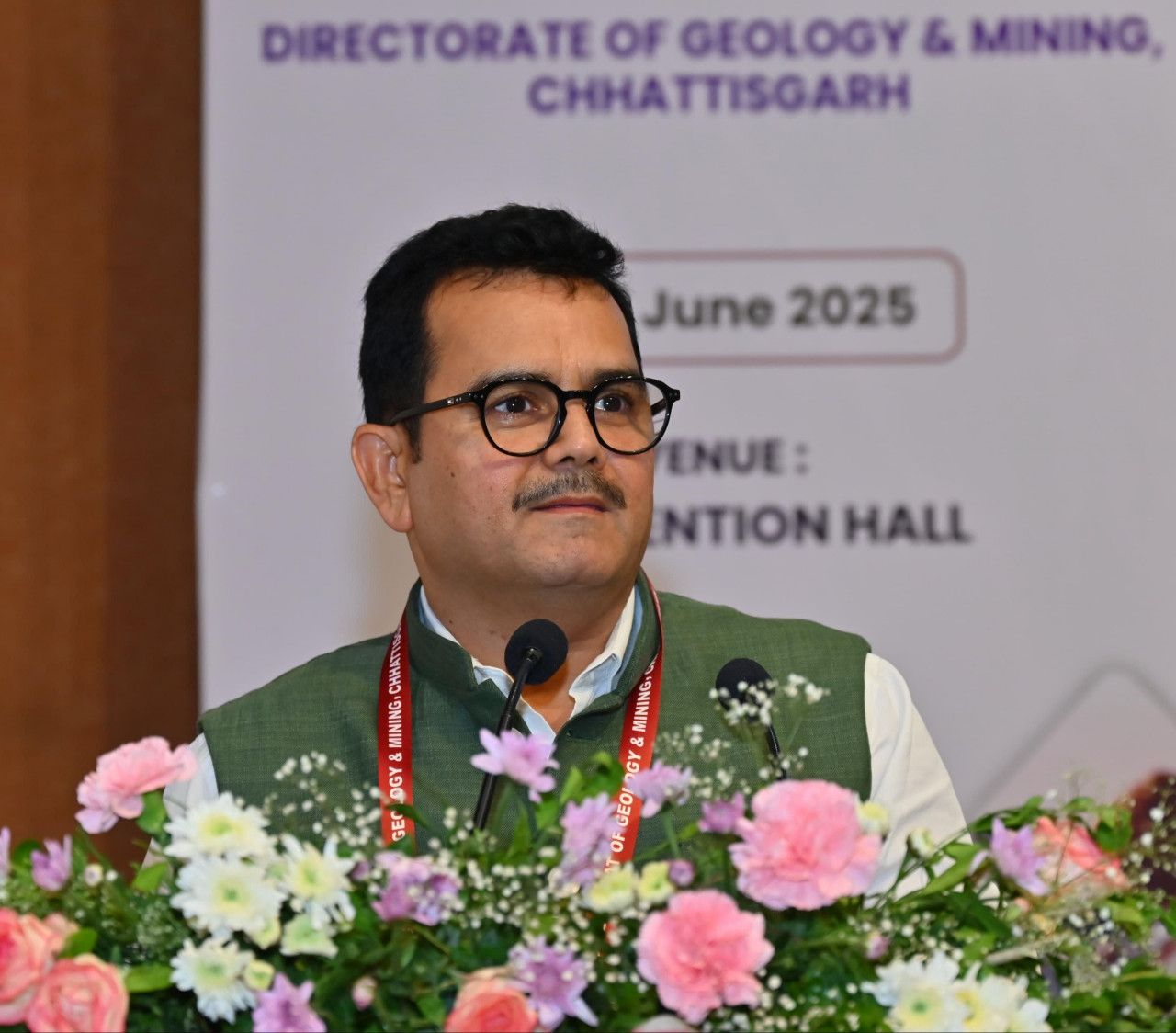  छत्तीसगढ़ की खनिज विविधता है देश की आर्थिक समृद्धि का आधार – खनिज सचिव श्री पी. दयानंद