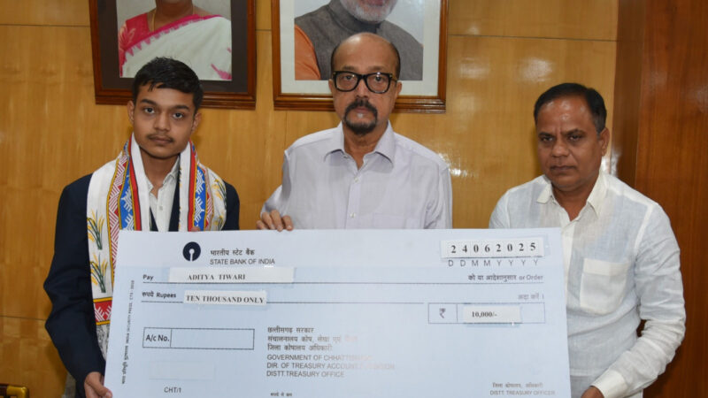 राज्यपाल श्री डेका ने मेधावी छात्र आदित्य का किया सम्मान