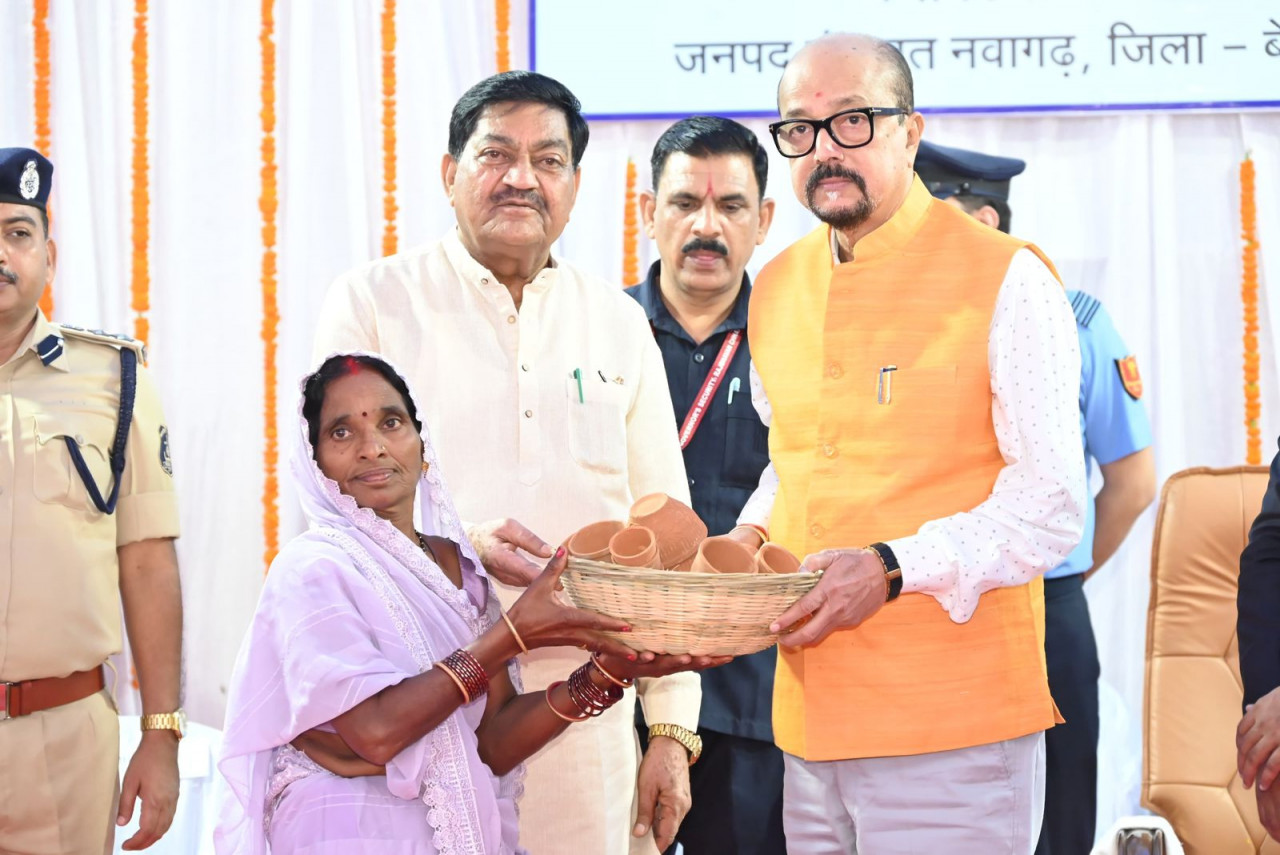 गोद लिए ग्राम टेमरी में राज्यपाल रमेन डेका का प्रेरक प्रवास – जनसंवाद, विकास और जनभागीदारी की मिसाल