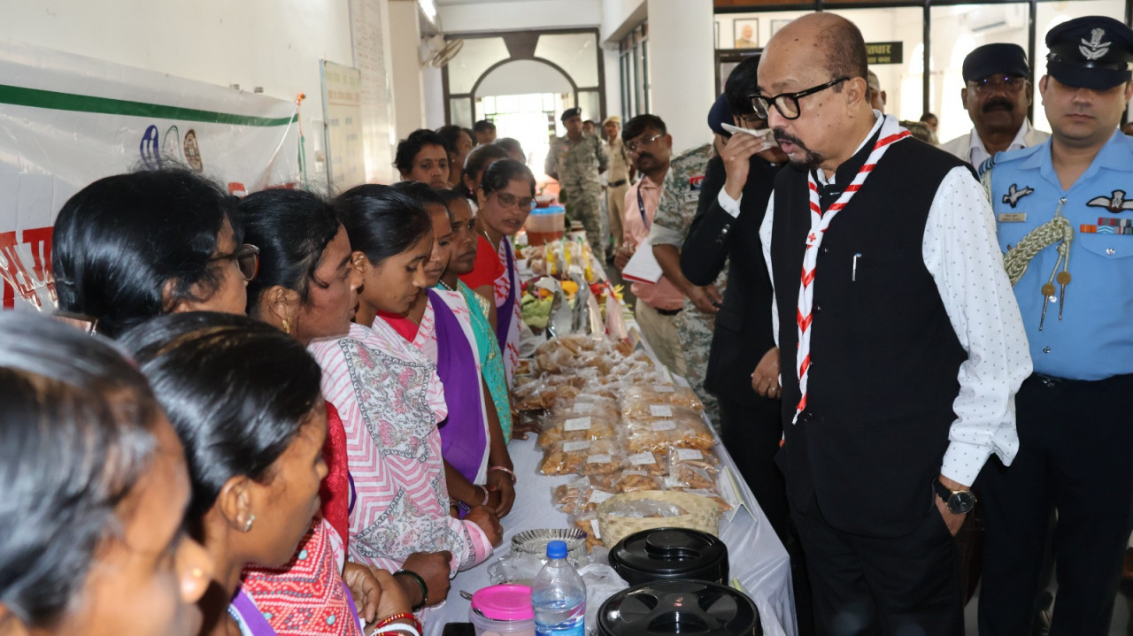 राज्यपाल श्री रमेन डेका ने टीबी मरीजों को पोषण आहार किट वितरण किया