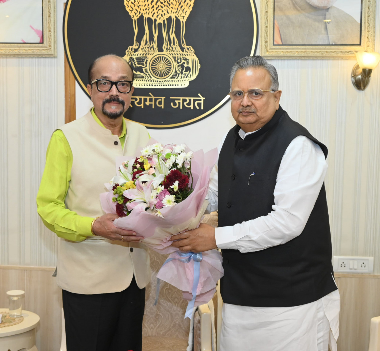 राज्यपाल श्री डेका से विधानसभा अध्यक्ष डॉ. सिंह ने की सौजन्य भेंट