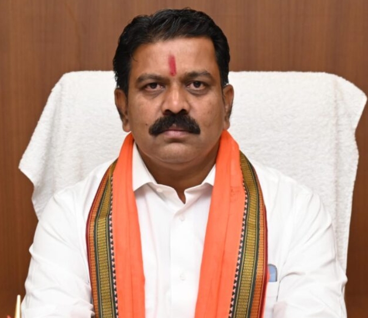 उपमुख्यमंत्री श्री विजय शर्मा ने संपूर्णता अभियान के तहत तीन दिवसीय आकांक्षा हाट मेले का किया शुभारंभ