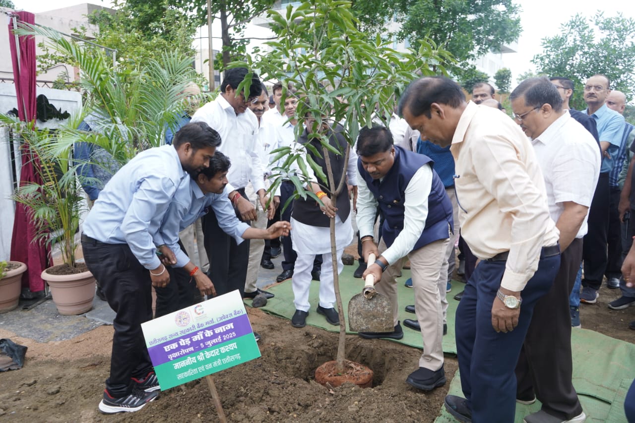 एक पेड़ माँ के नाम अभियान पर्यावरण संरक्षण का प्रतीक: मंत्री श्री केदार कश्यप