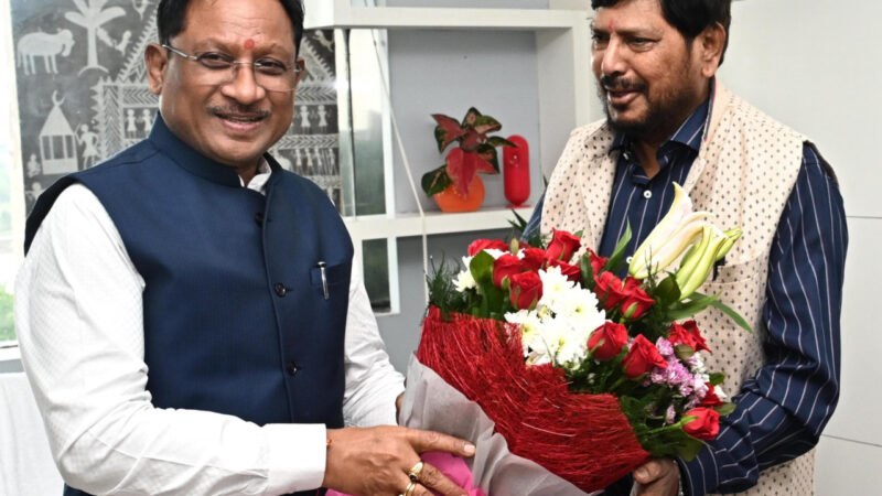 मुख्यमंत्री श्री विष्णु देव साय से केंद्रीय राज्यमंत्री श्री रामदास अठावले ने की सौजन्य मुलाकात
