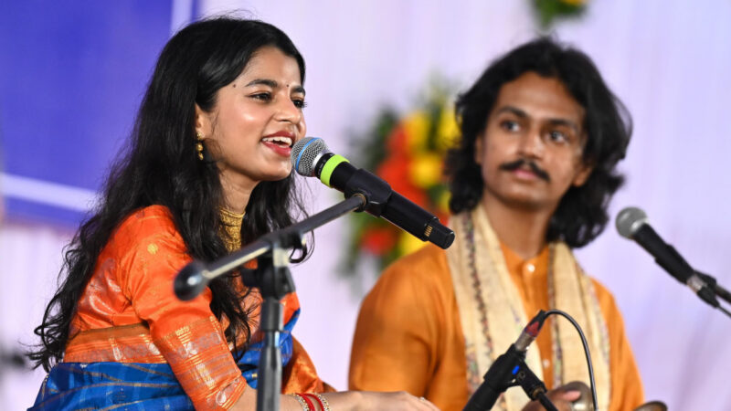 छत्तीसगढ़ विधानसभा परिसर लोक गायिका सुश्री मैथिली ठाकुर के सुमधुर भजनों से हुआ राममय