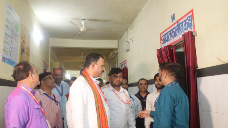स्वास्थ्य मंत्री श्री श्याम बिहारी जायसवाल ने मैनपाट के कमलेश्वरपुर अस्पताल का किया निरीक्षण