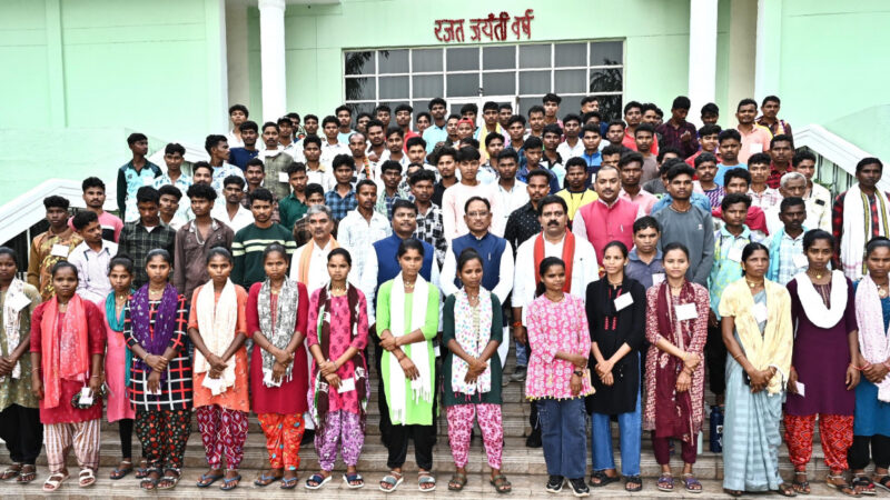 बस्तर के बच्चों का स्वर्णिम भविष्य सुनिश्चित करने के लिए सरकार प्रतिबद्ध – मुख्यमंत्री श्री विष्णुदेव साय