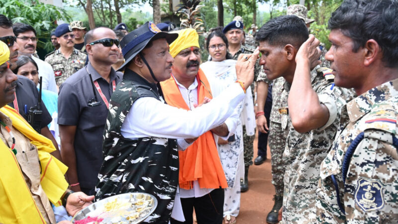 विशेष लेख : बस्तर में फैल रहा है अब विकास का उजियारा