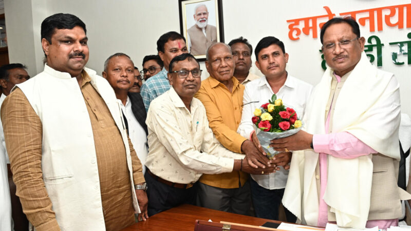 मुख्यमंत्री श्री साय से यादव समाज के प्रतिनिधियों ने की सौजन्य मुलाकात