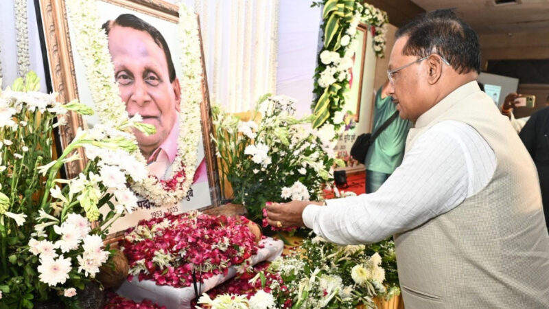 सभी को हँसाने वाला कवि हमें रुलाकर चला गया – मुख्यमंत्री श्री साय