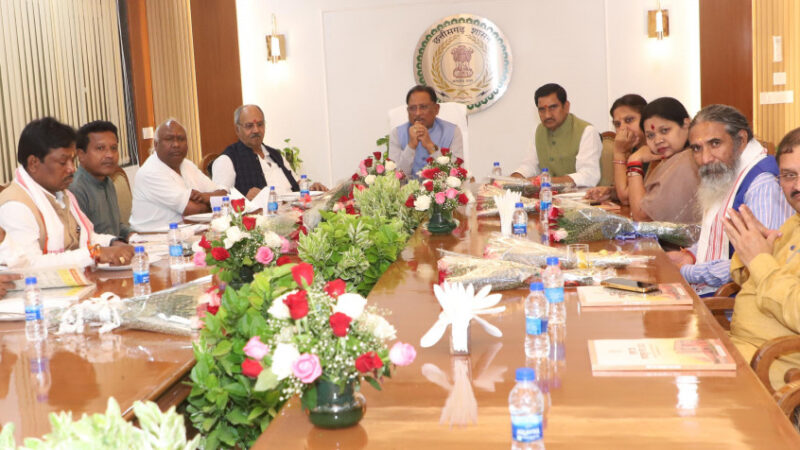 छत्तीसगढ़ सदन में मुख्यमंत्री विष्णुदेव साय की सांसदों संग सौजन्य भेंट — रात्रि भोज में हुई सार्थक चर्चा