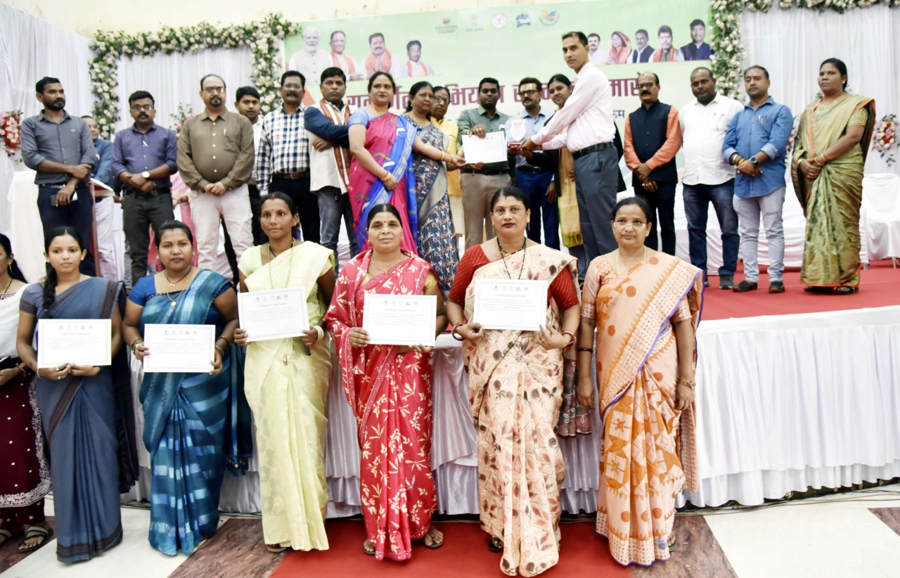 मुख्यमंत्री श्री साय ने दी बधाई : बस्तर को आकांक्षी जिला श्रेणी में मिला राज्य स्तरीय गोल्ड मेडल तोकापाल विकासखंड को मिला कांस्य पदक