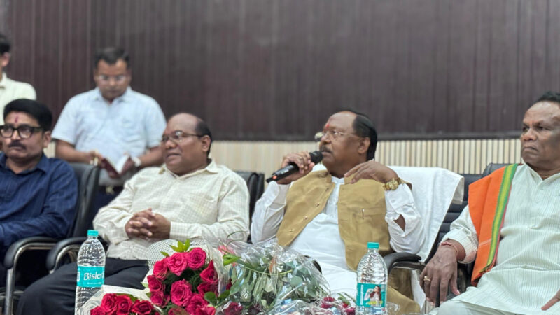 कृषि मंत्री श्री रामविचार नेताम शहीद गुण्डाधुर कृषि महाविद्यालय एवं अनुसंधान केंद्र में आयोजित छात्रों से संवाद कार्यक्रम में हुए शामिल