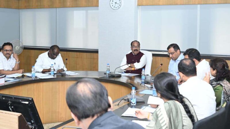 योजनाओं और सुविधाओं के क्रियान्वयन में और ज्यादा गति व पारदर्शिता के साथ करें परिणाममूलक कार्य – श्री अरुण साव