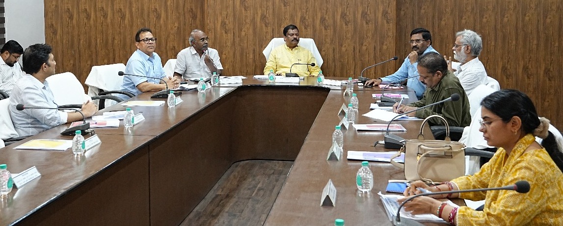 छत्तीसगढ़ आदिवासी स्वास्थ्य परंपरा एवं औषधि पादप बोर्ड की बैठक संपन्न