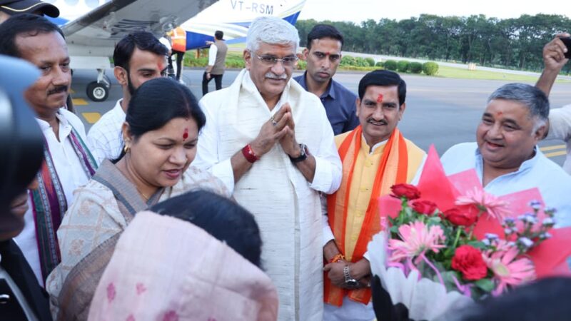  केन्द्रीय संस्कृति मंत्री श्री गजेन्द्र सिंह शेखावत का रायगढ़ आगमन पर भव्य स्वागत