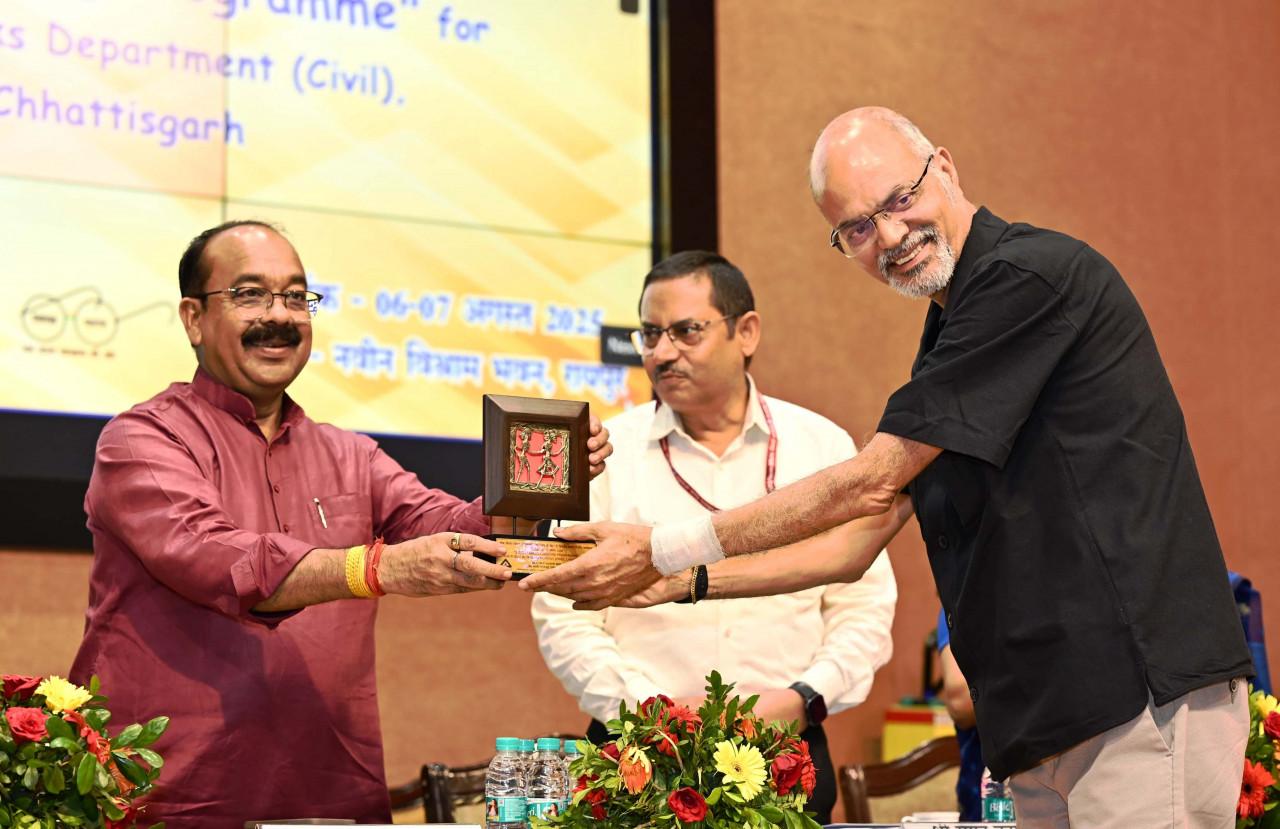 गुणवत्तापूर्ण निर्माण सामग्रियों के चयन के लिए मानकों की जानकारी जरूरी – श्री अरुण साव