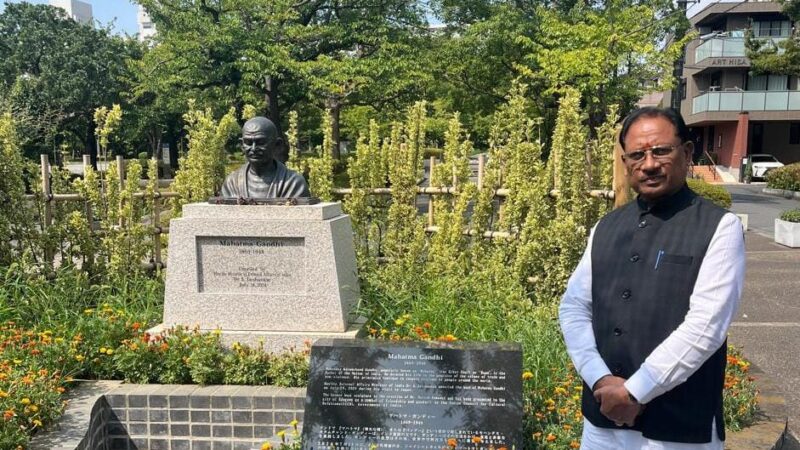 मुख्यमंत्री श्री विष्णुदेव साय ने टोक्यो के ‘लिटिल इंडिया’ पहुँचकर महात्मा गांधी को किया नमन