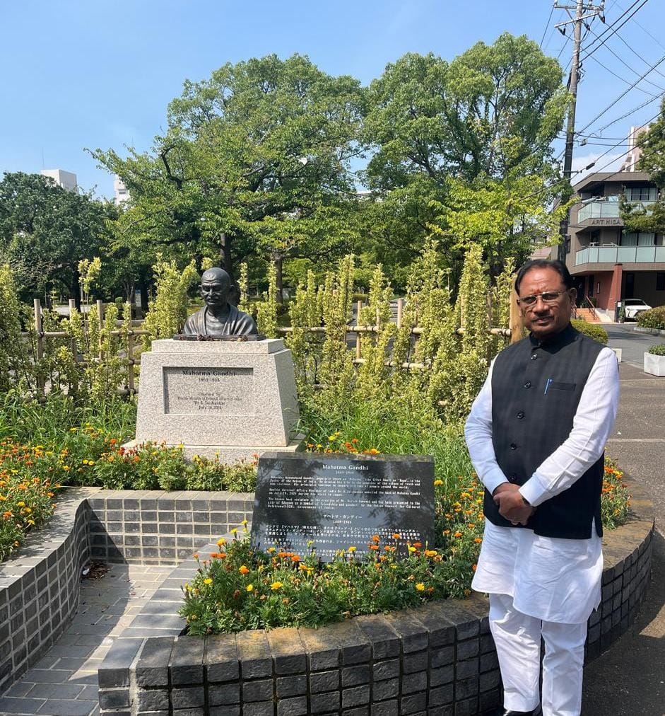 मुख्यमंत्री श्री विष्णुदेव साय ने टोक्यो के ‘लिटिल इंडिया’ पहुँचकर महात्मा गांधी को किया नमन