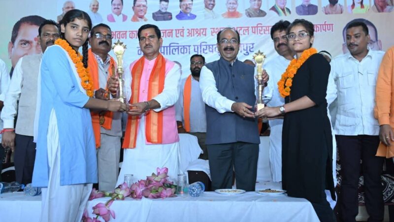 विकास के लिए प्रतिबद्ध डबल इंजन की सरकार : केन्द्रीय राज्य मंत्री श्री तोखन साहू