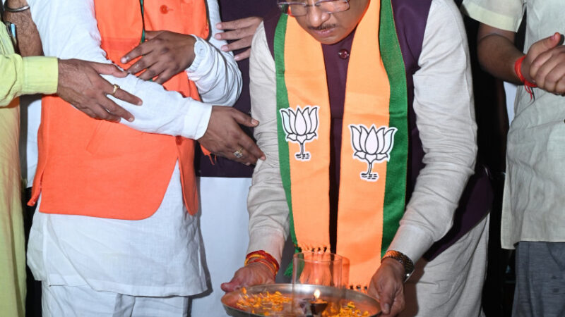  मुख्यमंत्री श्री विष्णुदेव साय महासमुंद में रूद्र महाभिषेक हवन पूजन में हुए शामिल