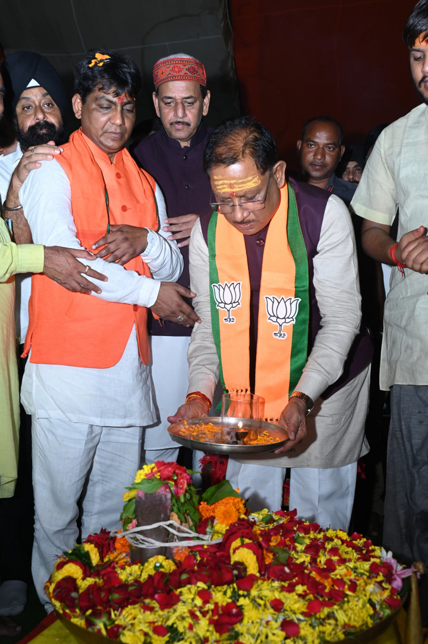  मुख्यमंत्री श्री विष्णुदेव साय महासमुंद में रूद्र महाभिषेक हवन पूजन में हुए शामिल