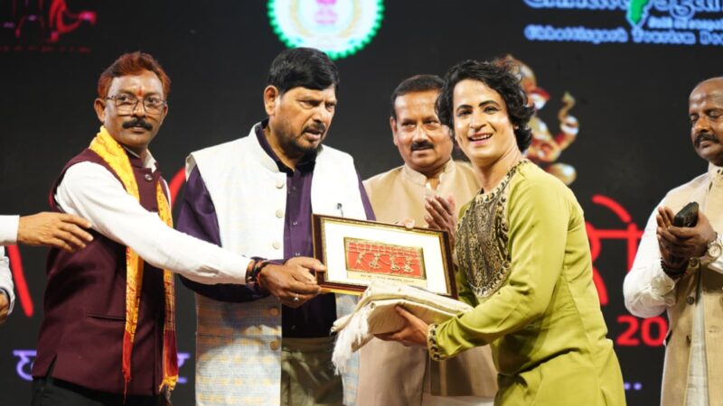 चक्रधर समारोह 2025: सुर-ताल और घुंघरू की सतरंगी छटा, मल्लखंभ दल रहा आकर्षण का केंद्र