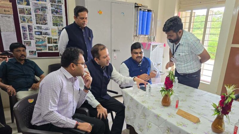 शिक्षा मंत्री श्री गजेंद्र यादव ने गुजरात के विद्या समीक्षा केंद्र का किया निरीक्षण