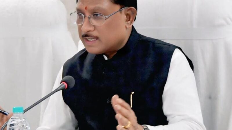 मुख्यमंत्री श्री साय के निर्देश पर त्वरित अमल : बाढ़ पीड़ितों को राशन-ईलाज के साथ अब जरूरी दस्तावेज बनाने का काम भी शुरू