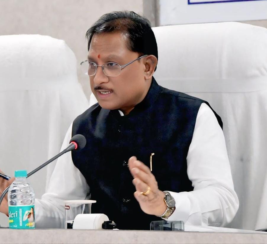 मुख्यमंत्री श्री साय के निर्देश पर त्वरित अमल : बाढ़ पीड़ितों को राशन-ईलाज के साथ अब जरूरी दस्तावेज बनाने का काम भी शुरू