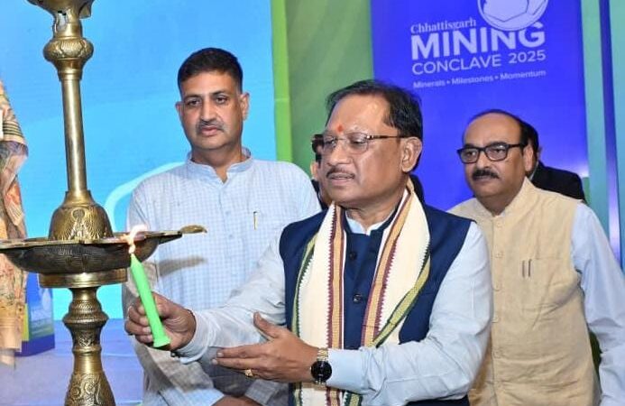 वैज्ञानिक पद्धति और नवाचारी खनन के माध्यम से विकास और पारदर्शिता की नई कहानी लिख रहा है छत्तीसगढ़ : मुख्यमंत्री श्री साय